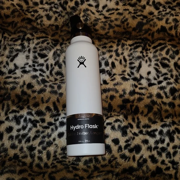 Hydro Flask - Picture 3 of 17